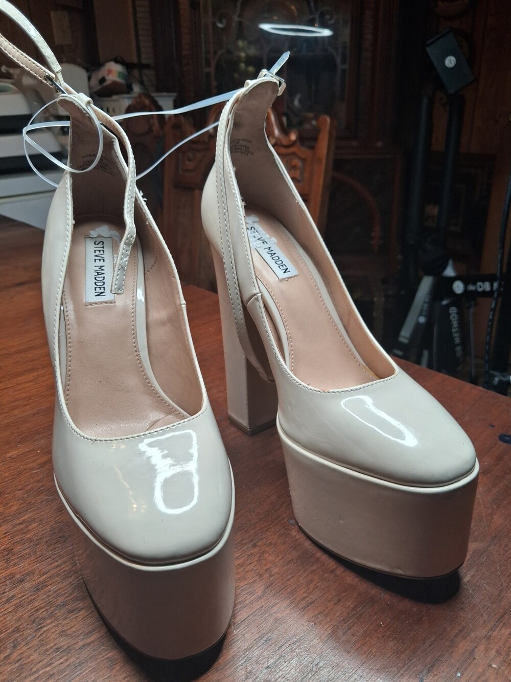 Steve Madden Beige Platform High Heels Dancer Ankle Strap Shoes Women's Size 8.5